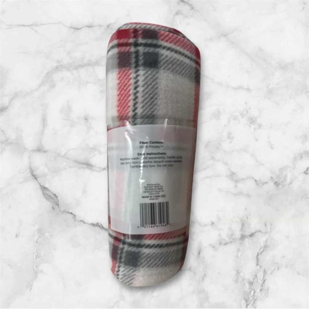 Comfort Bay Red and Gray Fleece Throw